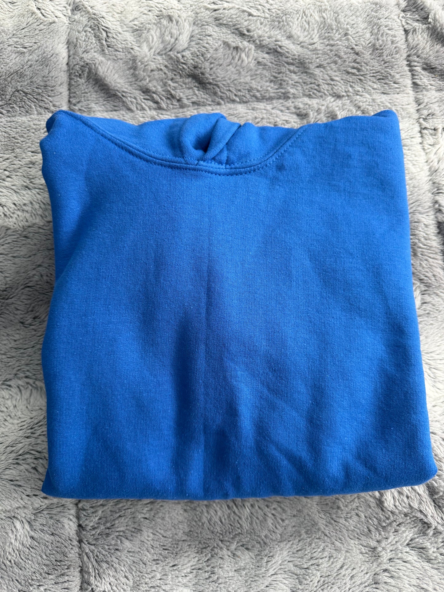 Adult Medium Crewneck Sweatshirt – Blank Apparel 👕✨