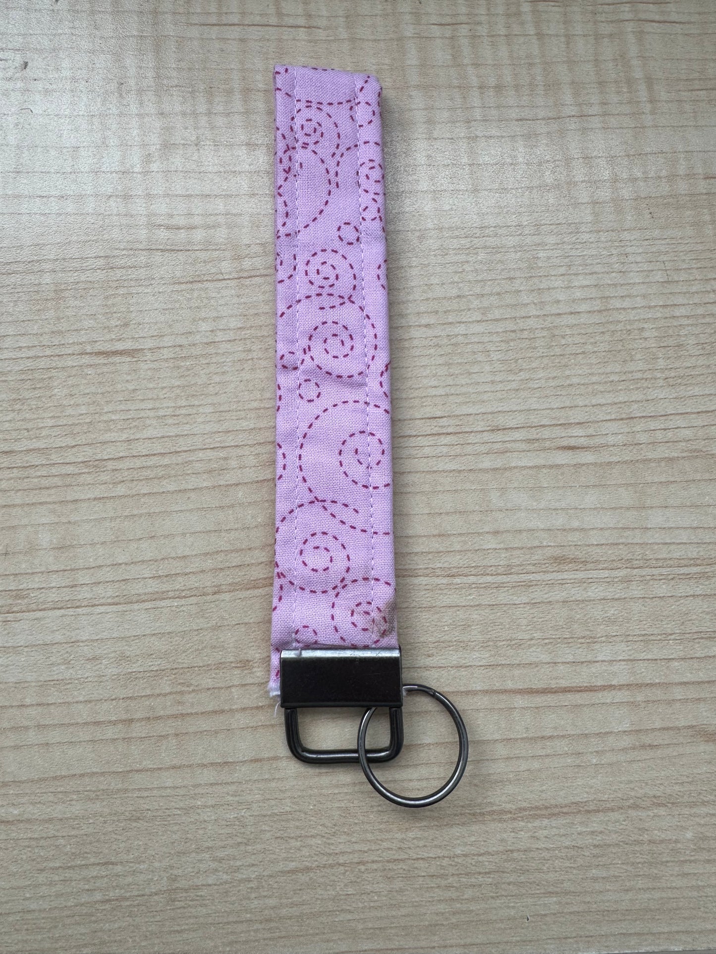 Wristlet Keychain – Everyday Grab & Go Essential 🔑✨